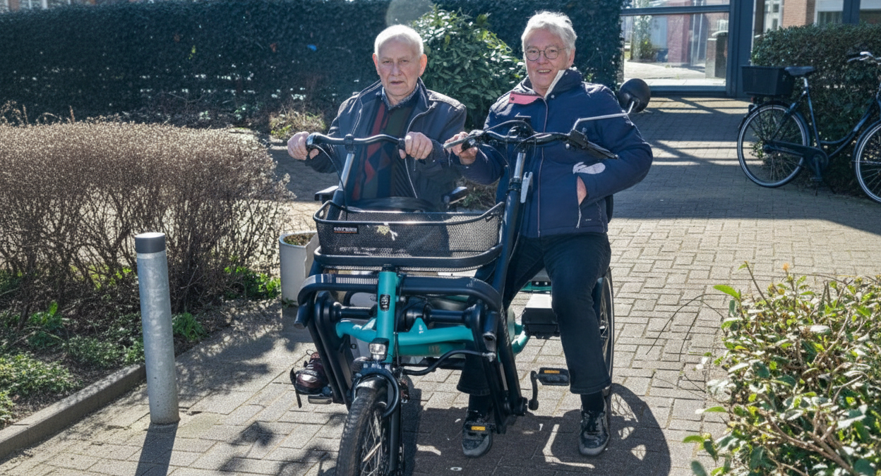 Nieuwe duofiets voor bewoners Ferdinand Bolsstraat